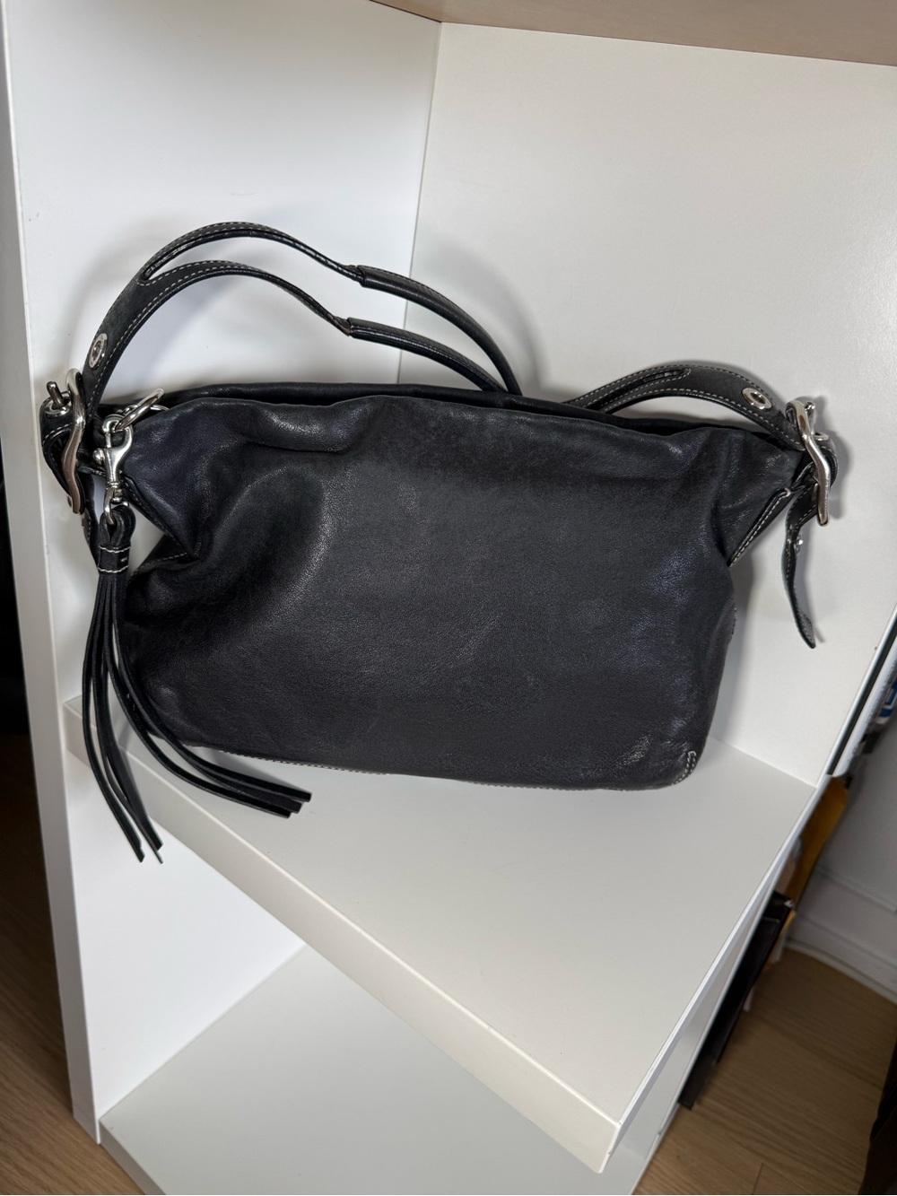 COACH Vintage Y2K East/West Black Leather Shoulder Bag with Tassel - EUC! - Picture 10 of 12